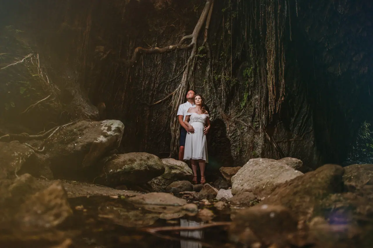 Cyprus 4x4 Champagne Photo Shoot — Kim & Craig