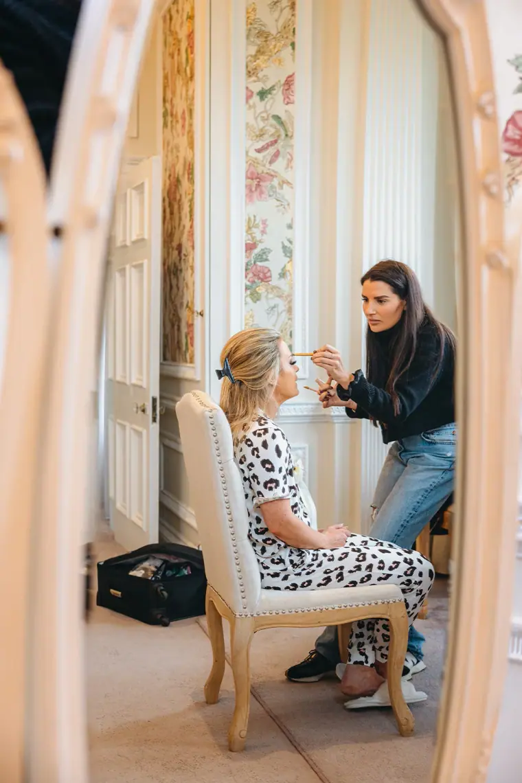 Ian & Jade's Glam Gold Hedsor House Wedding — image 5 of 43