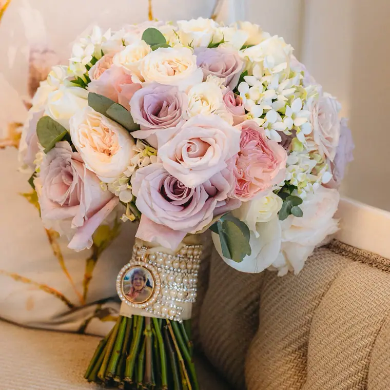 Ian & Jade's Glam Gold Hedsor House Wedding — image 11 of 43