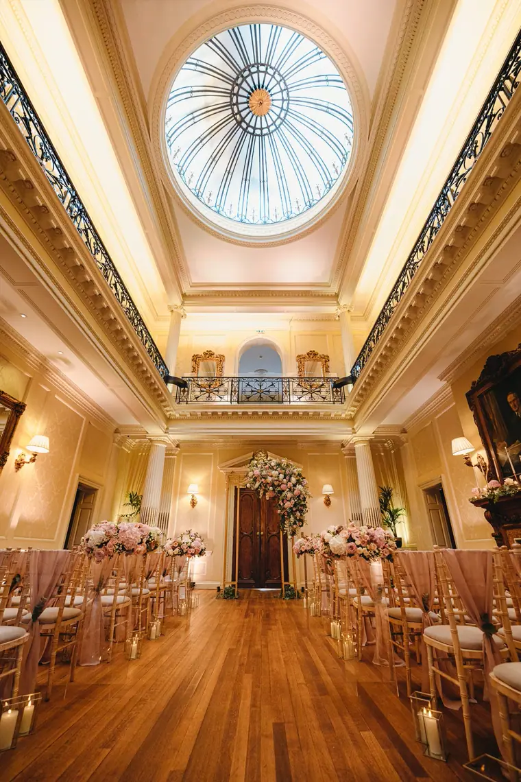 Ian & Jade's Glam Gold Hedsor House Wedding — image 20 of 43