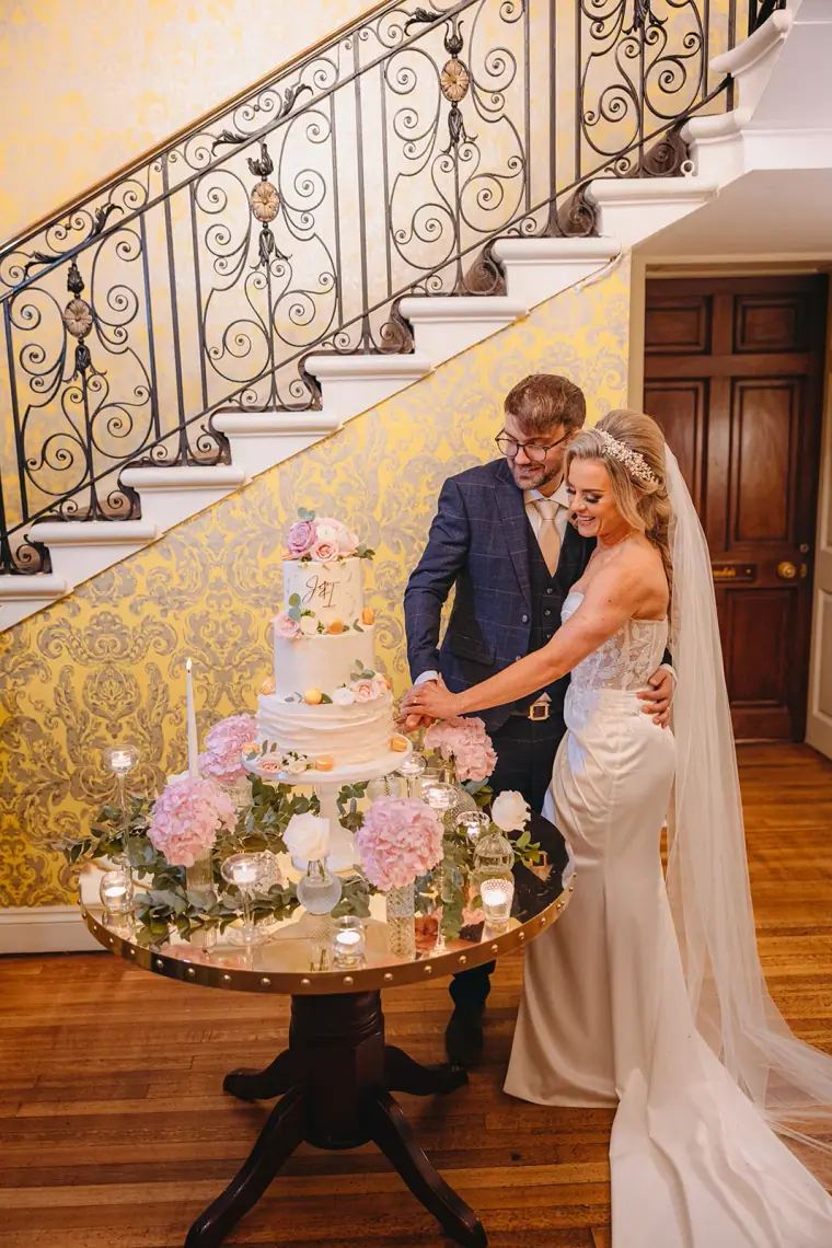 Ian & Jade's Glam Gold Hedsor House Wedding — image 25 of 43
