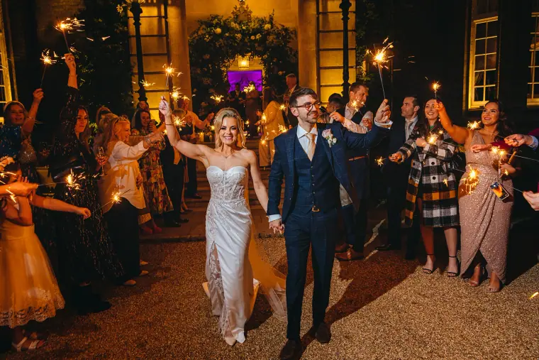 Ian & Jade's Glam Gold Hedsor House Wedding — image 28 of 43