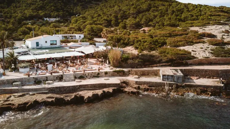 La Escollera Ibiza Pre-Wedding Party — Beziique Photographers — image 2 of 33
