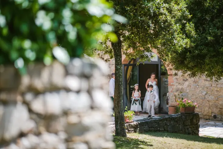 Livernano Estate Wedding Photographer Tuscany — image 12 of 38