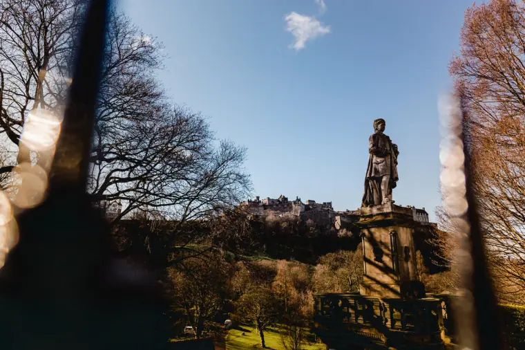 March Around Edinburgh — Travel Journal — image 2 of 88