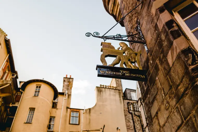 March Around Edinburgh — Travel Journal — image 5 of 88