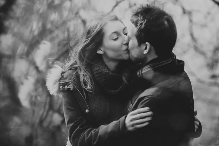 UK Pre-Wedding Engagement Shoot, Dinton Pastures — Beziique — image 9 of 54