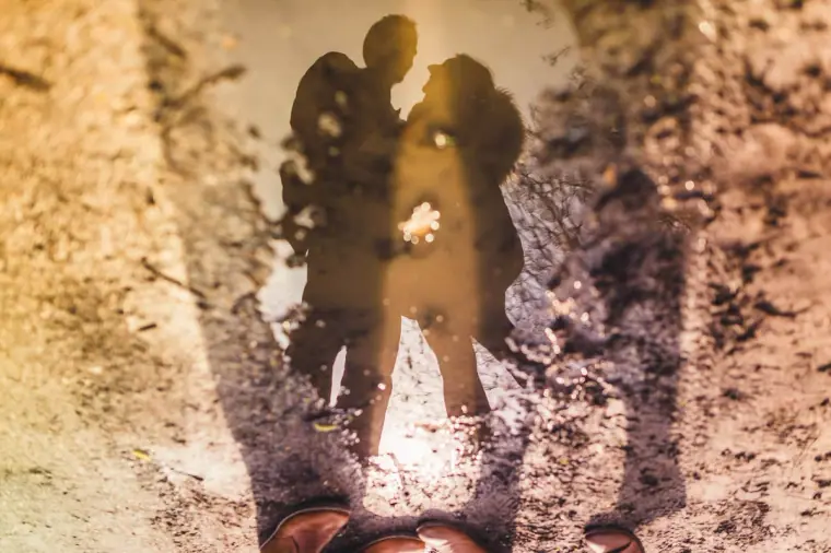 UK Pre-Wedding Engagement Shoot, Dinton Pastures — Beziique — image 13 of 54