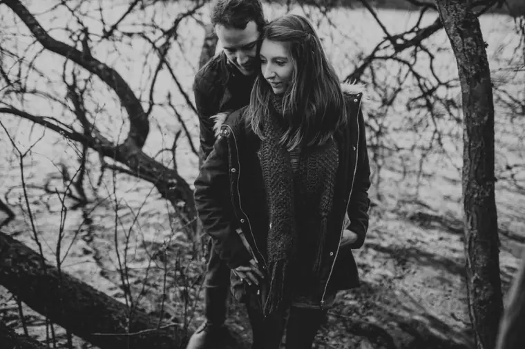 UK Pre-Wedding Engagement Shoot, Dinton Pastures — Beziique — image 23 of 54
